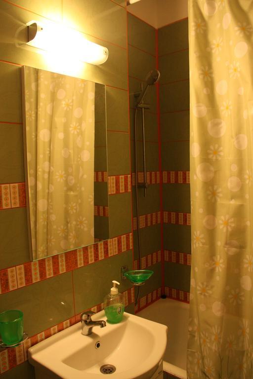 Rustic & Romantic Apartment Брашов Екстериор снимка